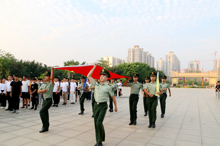 我校舉行升旗儀式慶祝新中國成立72周年